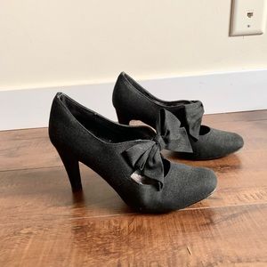 Roberto Vianni Bow Tie Heels
